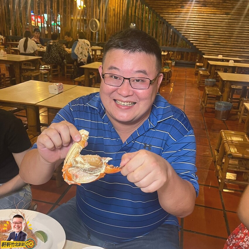 每天新鮮配送活跳跳鮮蝦。各式活蝦、螃蟹、烤魚等海鮮料理