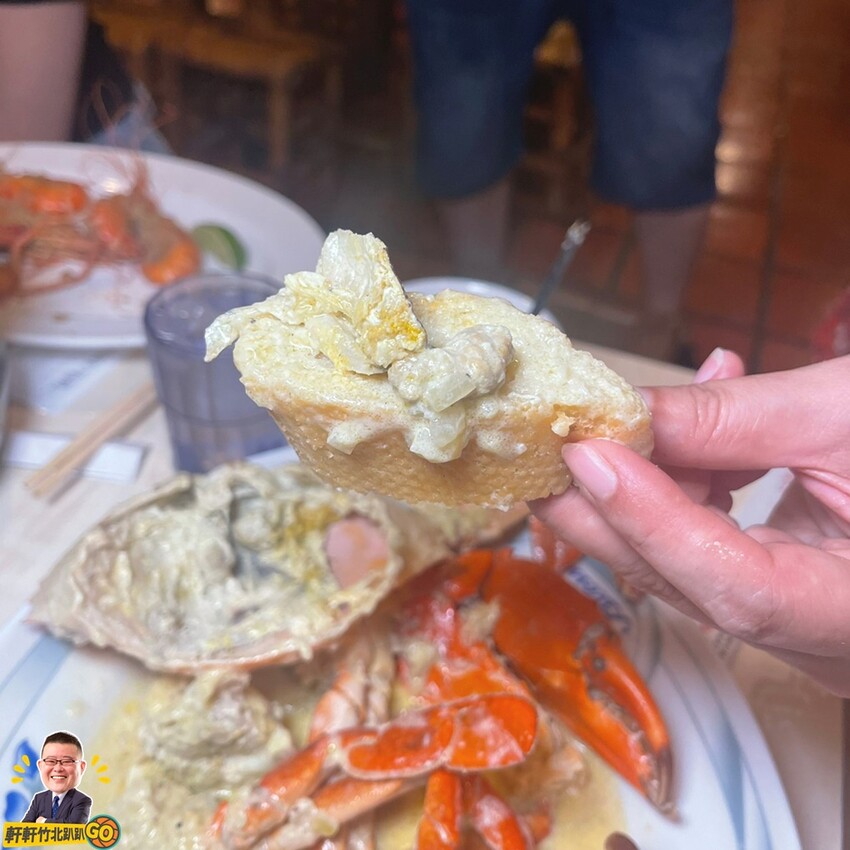 每天新鮮配送活跳跳鮮蝦。各式活蝦、螃蟹、烤魚等海鮮料理