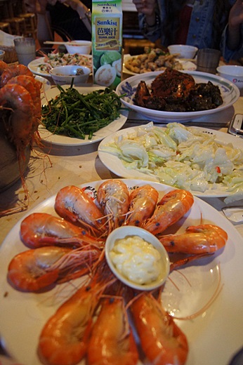 黃金海岸活蝦之家餐廳：【新竹餐廳】新竹值得推薦的美食餐廳※超新鮮海鮮料理│蝦子肉質飽滿又彈牙◎竹北聚餐餐廳首選§大人小孩都吃的超滿足,想二訪的好吃美食餐廳