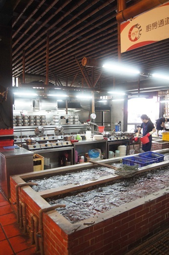 黃金海岸活蝦之家餐廳：新竹美食餐廳人氣超夯的→推薦愛吃活蝦、海鮮的人來這間就對了!!