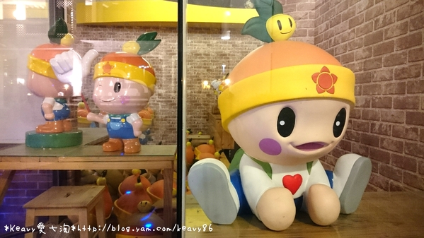 ★高雄左營★【高雄物產館】蓮潭旗艦店,被滿滿高通通包圍~萌翻天!