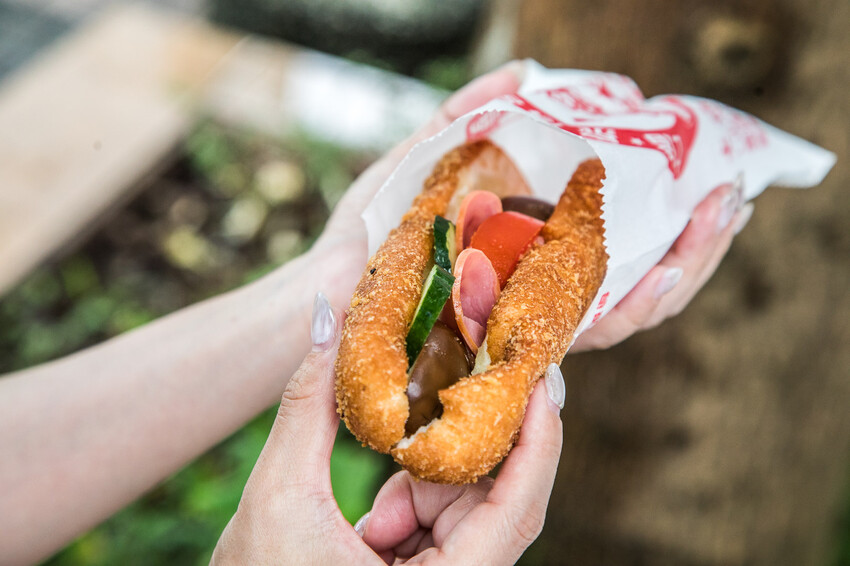 基隆七堵排隊美食！家傳營養三明治超搶手，一開攤就排爆轉角。