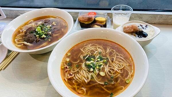 IMG_2736 (2).jpg IMG_2736 (2).jpg