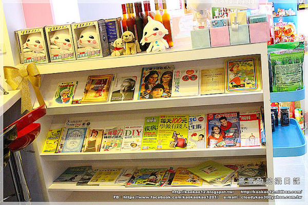 火星糖(球場路門市)：【高雄】鳥松區。宇宙最好吃的糖果：火星糖《高雄最"火"伴手禮推薦。愛河之心禮盒。銀河蜜飲。星球冰淇淋》