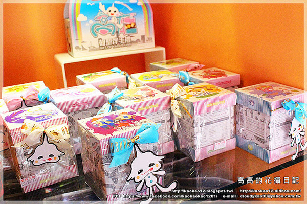 火星糖(球場路門市)：【高雄】鳥松區。宇宙最好吃的糖果：火星糖《高雄最"火"伴手禮推薦。愛河之心禮盒。銀河蜜飲。星球冰淇淋》