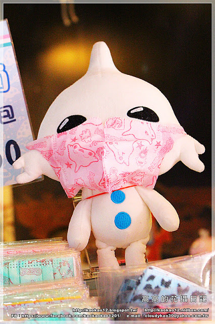 火星糖(球場路門市)：【高雄】鳥松區。宇宙最好吃的糖果：火星糖《高雄最"火"伴手禮推薦。愛河之心禮盒。銀河蜜飲。星球冰淇淋》