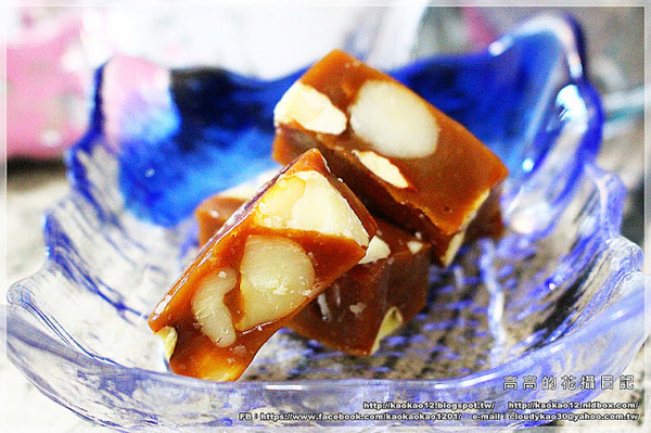 火星糖(球場路門市)：【高雄】鳥松區。宇宙最好吃的糖果：火星糖《高雄最"火"伴手禮推薦。愛河之心禮盒。銀河蜜飲。星球冰淇淋》