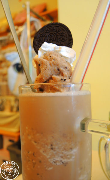 野喵中途咖啡:呷飽祙【新北三重・野喵中途咖啡】喵星人左擁右抱用餐 野喵中途咖啡:呷飽祙【新北三重・野喵中途咖啡】喵星人左擁右抱用餐