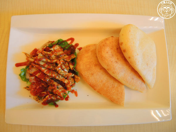 野喵中途咖啡:呷飽祙【新北三重・野喵中途咖啡】喵星人左擁右抱用餐 野喵中途咖啡:呷飽祙【新北三重・野喵中途咖啡】喵星人左擁右抱用餐