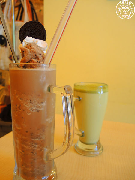 野喵中途咖啡:呷飽祙【新北三重・野喵中途咖啡】喵星人左擁右抱用餐 野喵中途咖啡:呷飽祙【新北三重・野喵中途咖啡】喵星人左擁右抱用餐