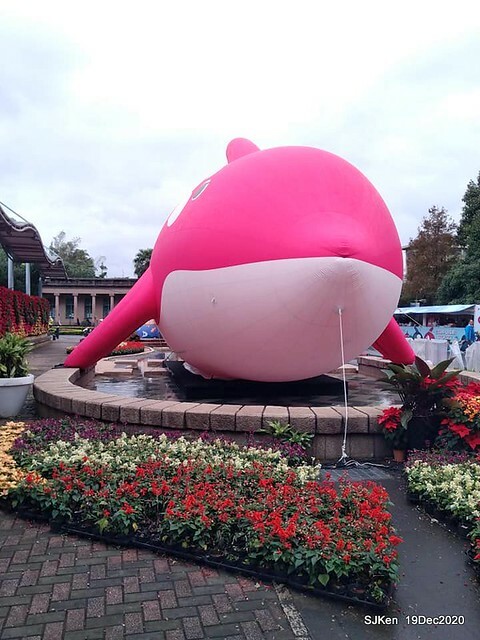 「安平虎鯨家族」(Killer Whale art exhibition) at 「台北自來水園區」(Taipei Water Park, Dec 19, 2020, SJKen