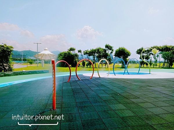 大佳河濱公園戲水區3.jpg