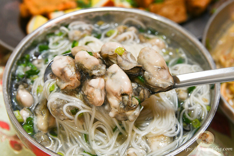 巧味香|金門高人氣小吃推薦，爆量肥美蚵仔麵線必吃，綜合滷味也很好吃