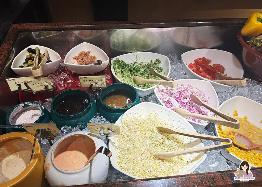 【台北美食】沾美西餐廳附菜單，自助提供沙拉、蛋糕、水果，當月