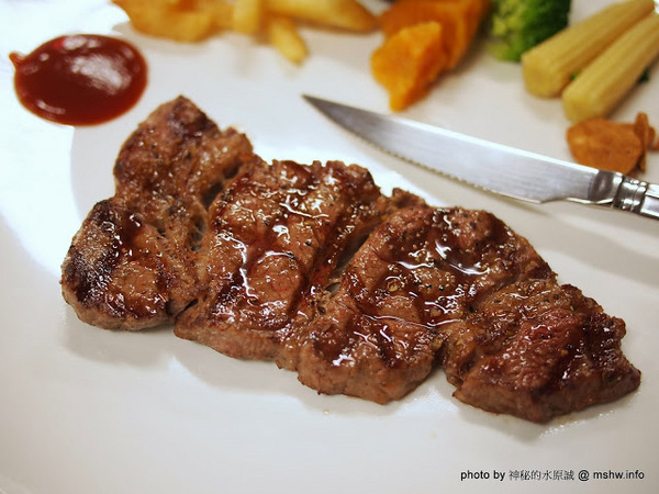 棒極了原味炭燒極品大牛排:【食記】台中西區-棒極了原味炭燒極品大牛排 : 蒜片與可樂真是棒極了… 棒極了原味炭燒極品大牛排:【食記】台中西區-棒極了原味炭燒極品大牛排 : 蒜片與可樂真是棒極了…