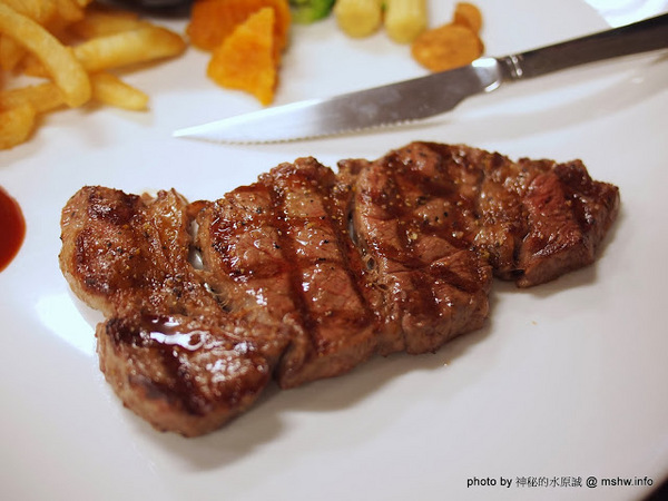 棒極了原味炭燒極品大牛排:【食記】台中西區-棒極了原味炭燒極品大牛排 : 蒜片與可樂真是棒極了… 棒極了原味炭燒極品大牛排:【食記】台中西區-棒極了原味炭燒極品大牛排 : 蒜片與可樂真是棒極了…