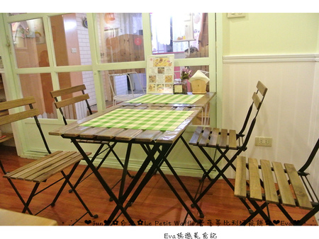 Le Petit Waffle蕾蓓蒂比利時鬆餅專賣店：【食記】oO。台北 臨江夜市*蕾蓓蒂比利時鬆餅*Le Petit Waffle　根本是水果盤的期間限定夏威夷瓦芙，超吸晴又好吃～。o○。