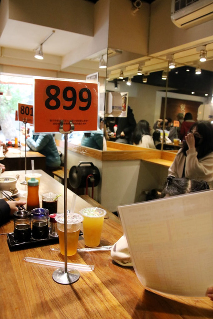 IMG_4473.JPG - 1061230雙月食品