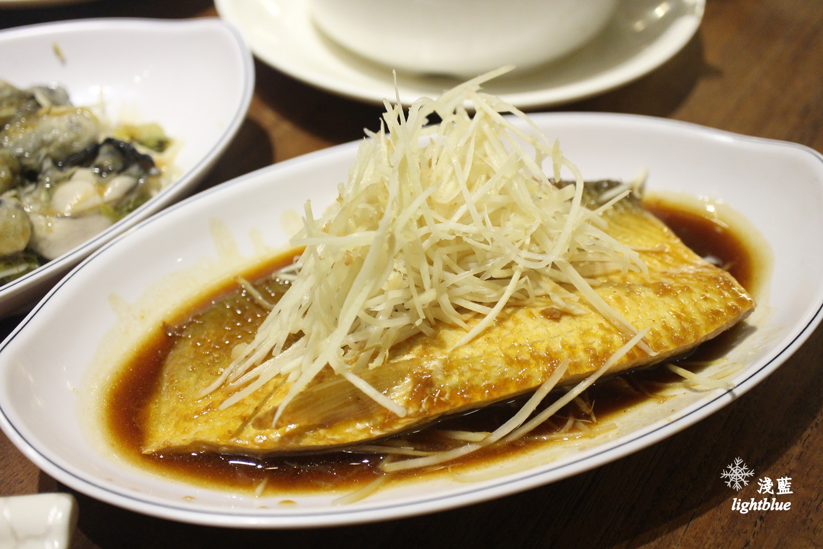 [ 善導寺站．台大醫院美食 ] 淺藍 × 雙月食品社～料多到滿出來的雞湯，還有中藥滷味與各式小菜