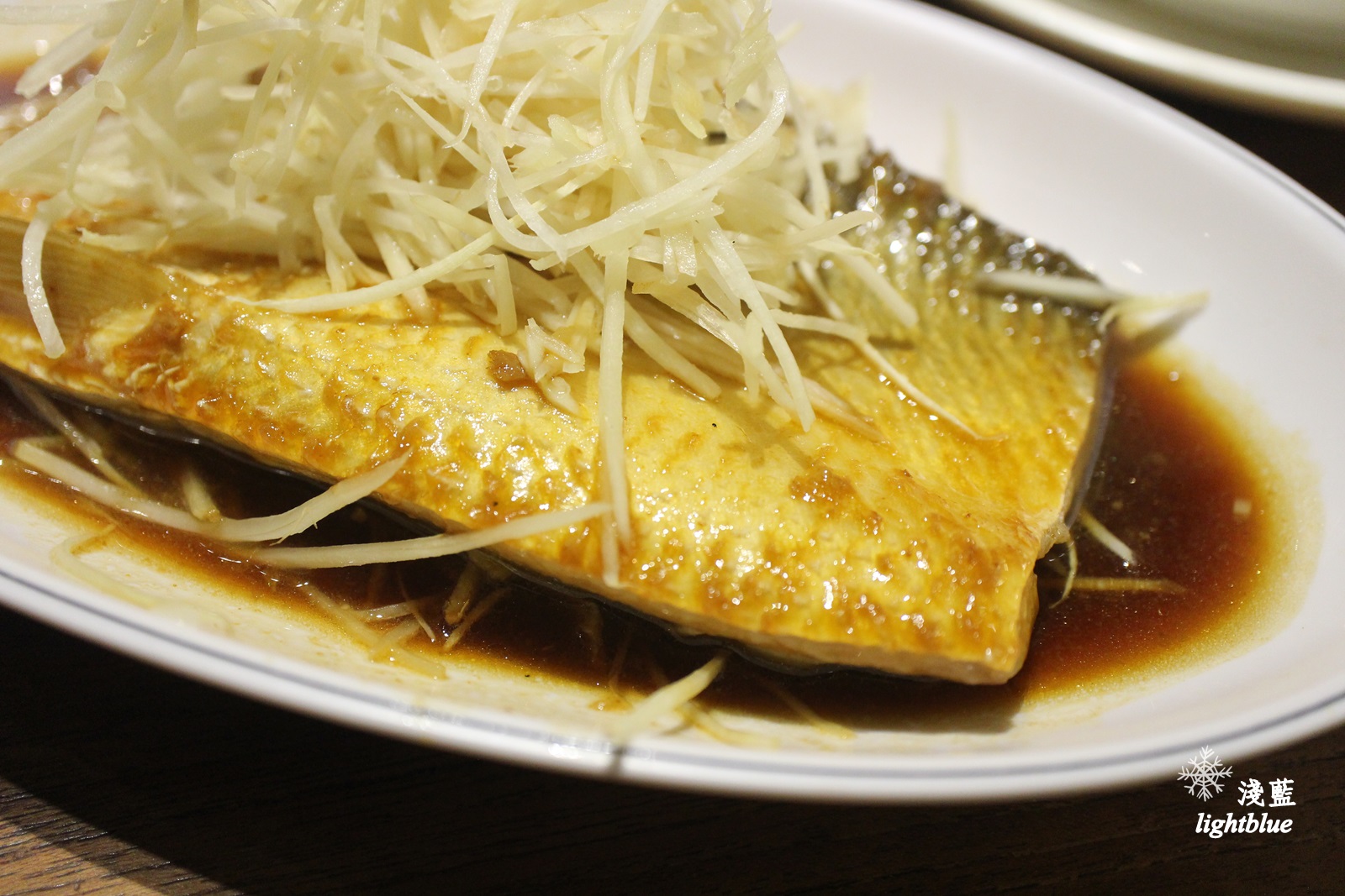 [ 善導寺站．台大醫院美食 ] 淺藍 × 雙月食品社～料多到滿出來的雞湯，還有中藥滷味與各式小菜