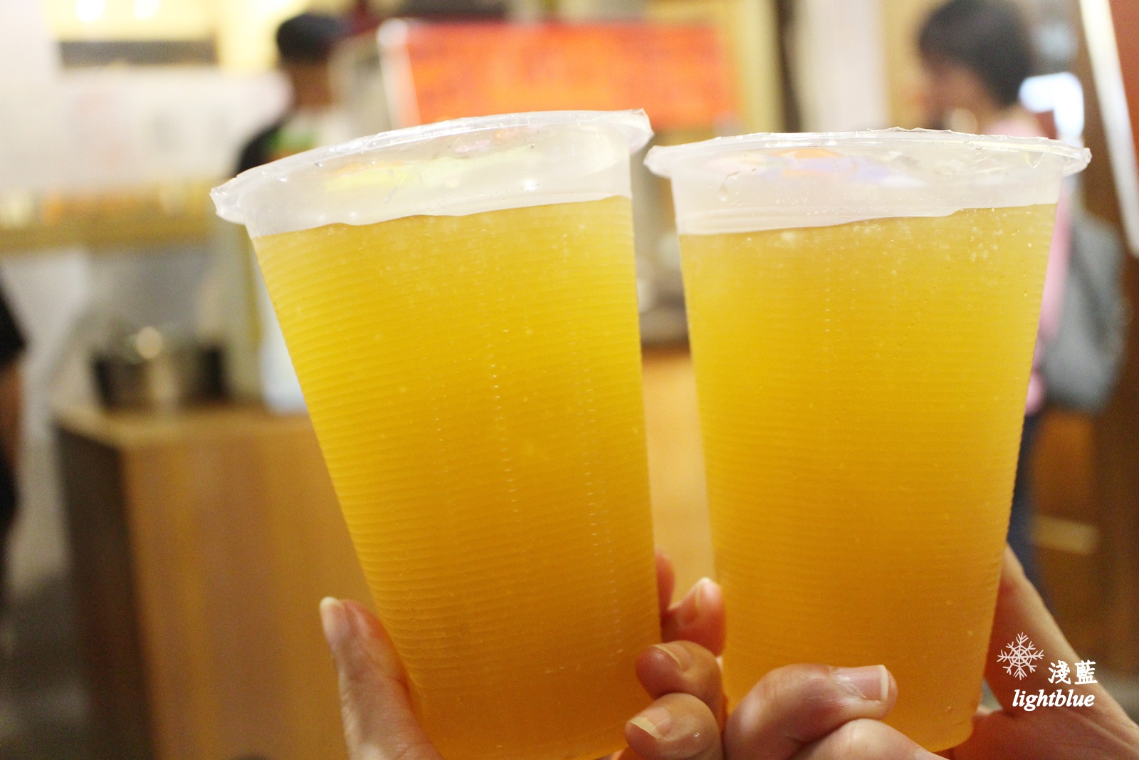 [ 善導寺站．台大醫院美食 ] 淺藍 × 雙月食品社～料多到滿出來的雞湯，還有中藥滷味與各式小菜