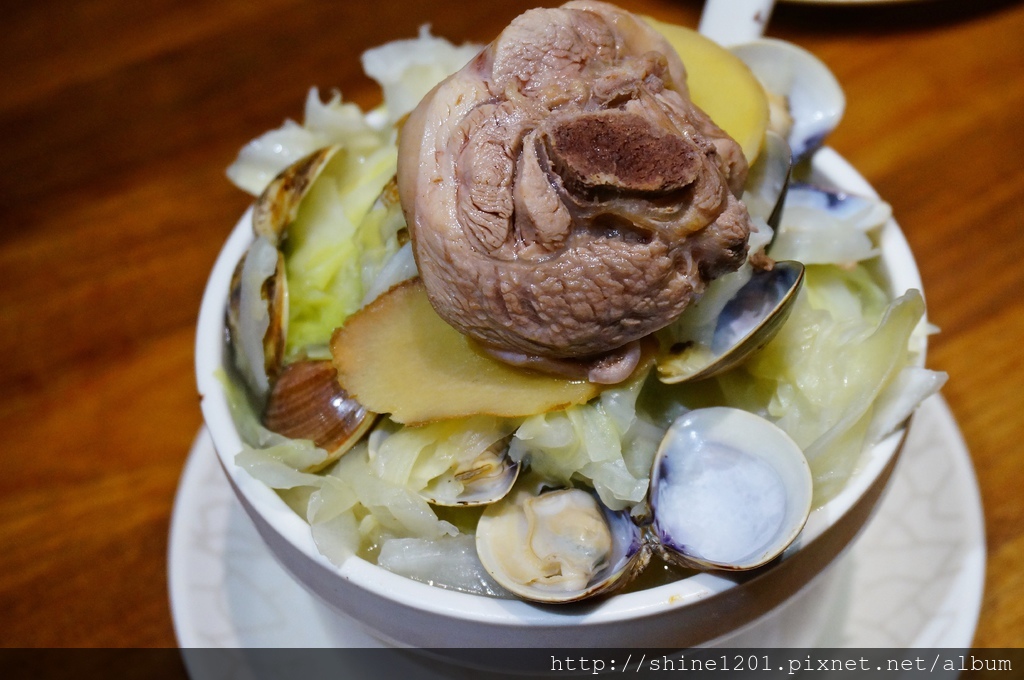 中正區美食 雙月食品社 善導寺站美食 台北麻油雞 何首烏雞湯 補湯