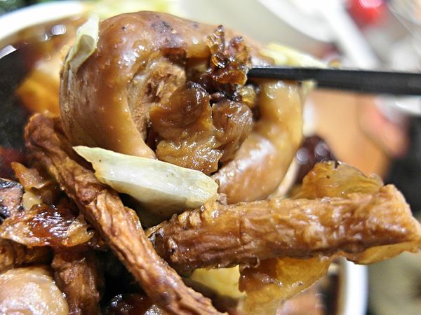 雙月食品社:❤️美食❤️【台北。中正】雙月食品社 ★澎湃雞湯/肥美鮮蚵/愛評體驗團