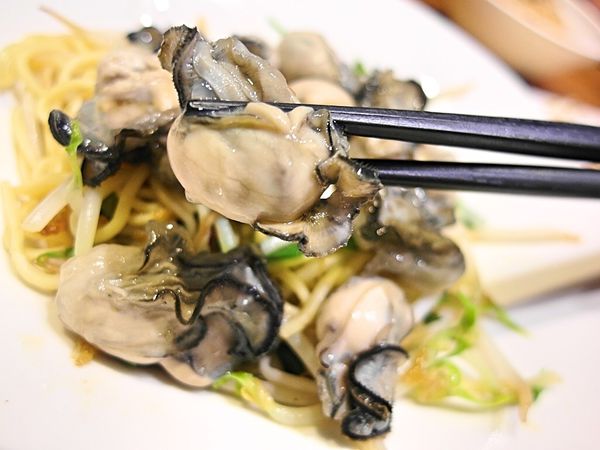 雙月食品社:❤️美食❤️【台北。中正】雙月食品社 ★澎湃雞湯/肥美鮮蚵/愛評體驗團