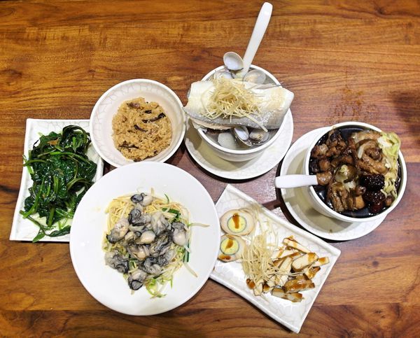 雙月食品社:❤️美食❤️【台北。中正】雙月食品社 ★澎湃雞湯/肥美鮮蚵/愛評體驗團