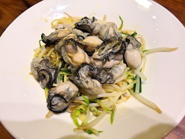 雙月食品社:❤️美食❤️【台北。中正】雙月食品社 ★澎湃雞湯/肥美鮮蚵/愛評體驗團