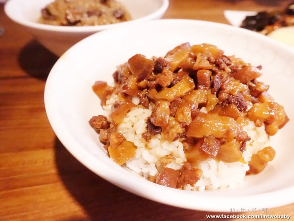 雙月食品社：【捷運美食】雙月食品社養生美食 料豐味美湯鮮甜 溫補四季皆宜 連張忠謀也愛！