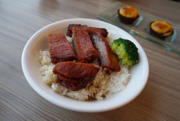 新港茶餐廳：時尚茶餐廳-新港茶餐廳