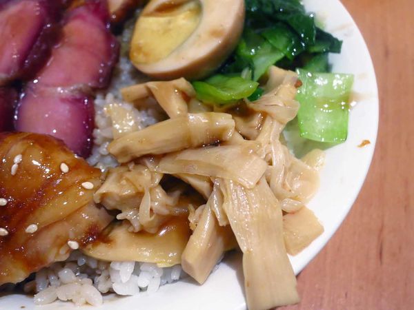 【台北美食】新港茶餐廳-超過200樣餐點的港式茶餐廳