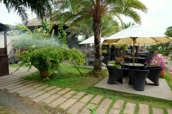 莫內咖啡：【桃園．新屋】莫內咖啡－『悠閒步調。南洋風情景觀餐廳』