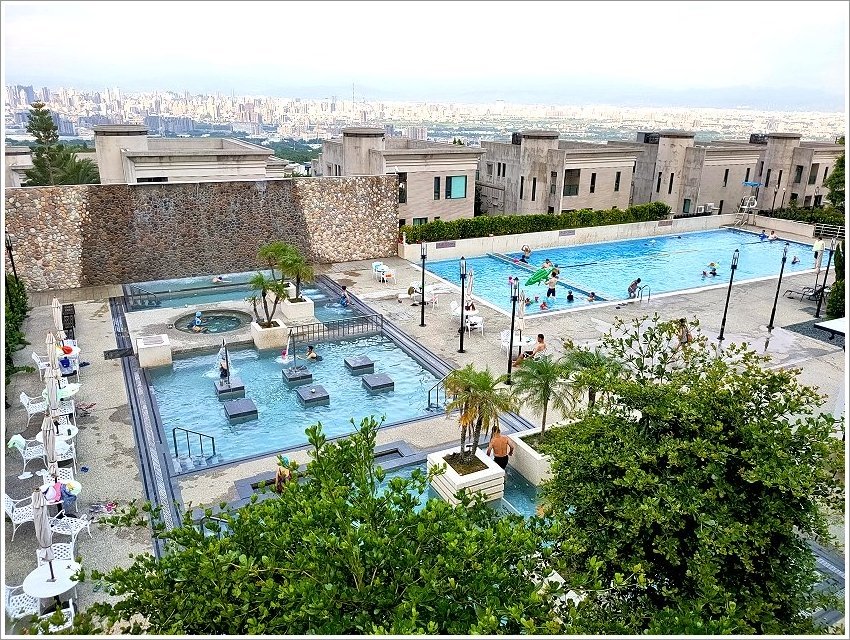 【台中住宿】清新溫泉飯店．房內湯屋+絕美夜景，親子度假好地方!