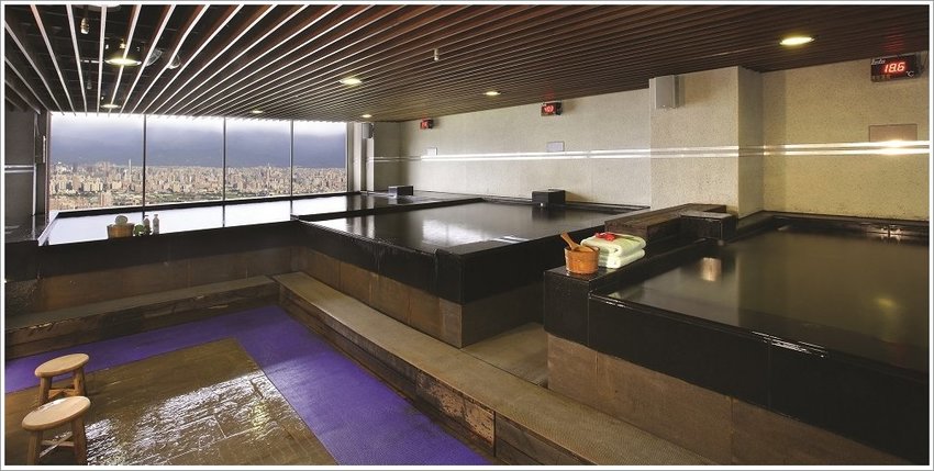 【台中住宿】清新溫泉飯店．房內湯屋+絕美夜景，親子度假好地方!