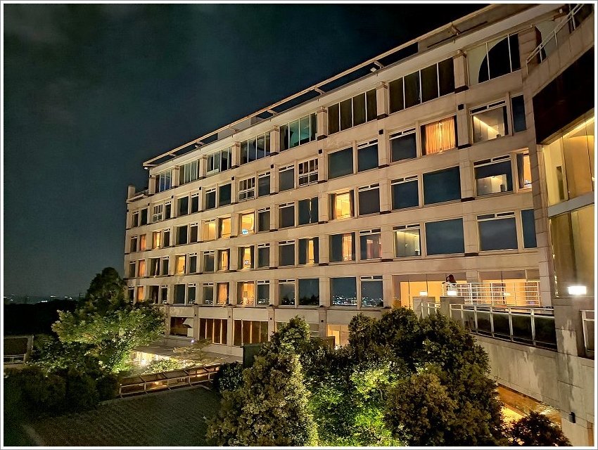 【台中住宿】清新溫泉飯店．房內湯屋+絕美夜景，親子度假好地方!