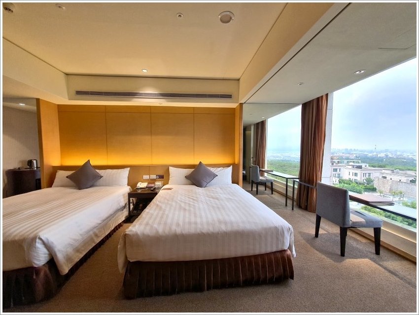 【台中住宿】清新溫泉飯店．房內湯屋+絕美夜景，親子度假好地方!