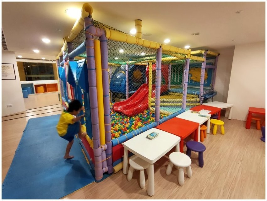 【台中住宿】清新溫泉飯店．房內湯屋+絕美夜景，親子度假好地方!