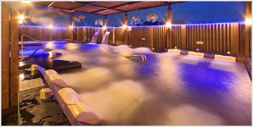 【台中住宿】清新溫泉飯店．房內湯屋+絕美夜景，親子度假好地方!