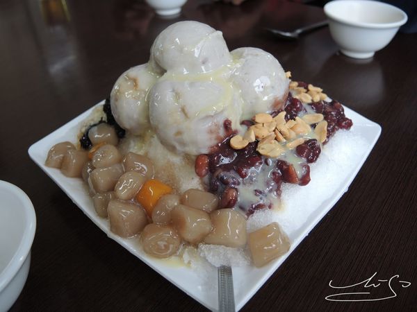 【金門 烈嶼鄉】黃厝三層樓芋頭餐館 ➤ 芋泥桑葚綜合冰 / 綿密芋頭泥~小金門的芋頭鬆軟香綿好吃!