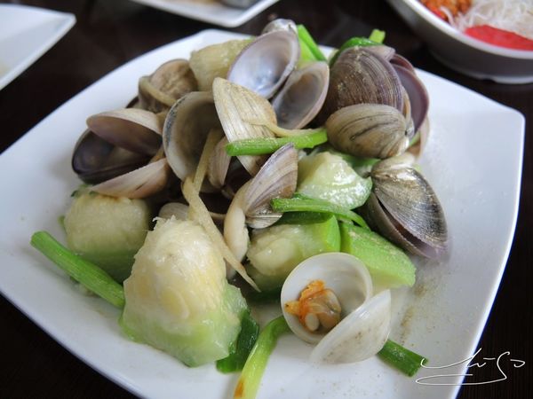 【金門 烈嶼鄉】黃厝三層樓芋頭餐館 ➤ 芋泥桑葚綜合冰 / 綿密芋頭泥~小金門的芋頭鬆軟香綿好吃!