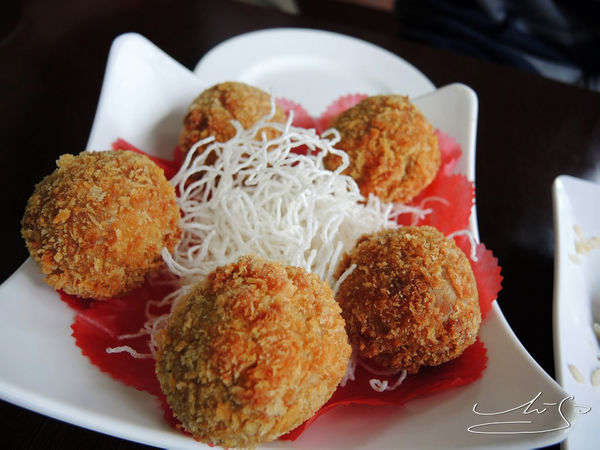 【金門 烈嶼鄉】黃厝三層樓芋頭餐館 ➤ 芋泥桑葚綜合冰 / 綿密芋頭泥~小金門的芋頭鬆軟香綿好吃!