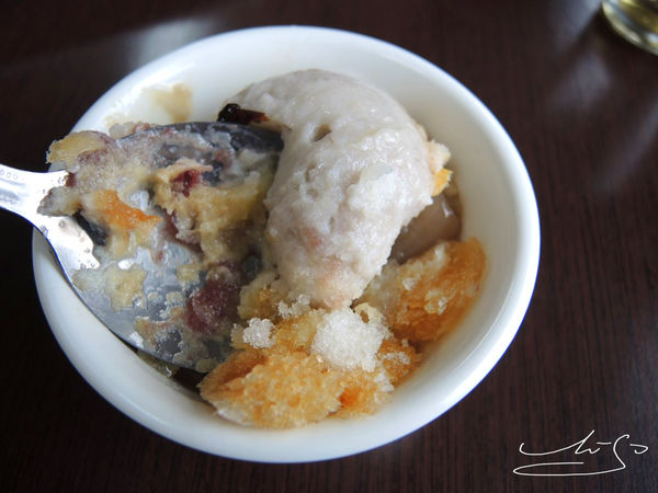 【金門 烈嶼鄉】黃厝三層樓芋頭餐館 ➤ 芋泥桑葚綜合冰 / 綿密芋頭泥~小金門的芋頭鬆軟香綿好吃!