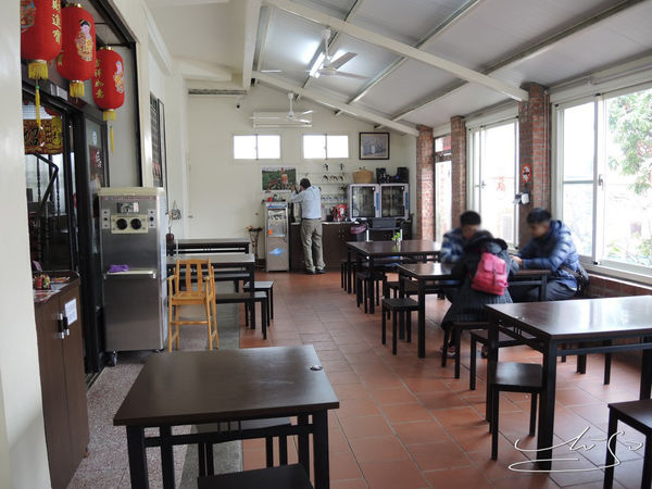 【金門 烈嶼鄉】黃厝三層樓芋頭餐館 ➤ 芋泥桑葚綜合冰 / 綿密芋頭泥~小金門的芋頭鬆軟香綿好吃!