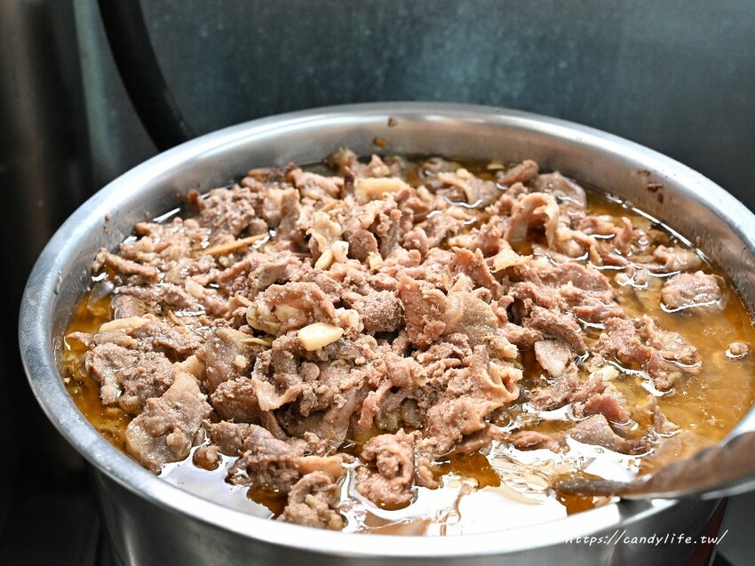 台中市中區阿仁羊肉羹｜台中50年老店，用料超實在的羊肉羹，羊肉給量沒在客氣，每天生意都超好！