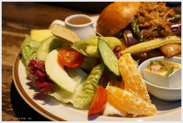 好丘-厚切培根煎野菜貝果堡-4.JPG