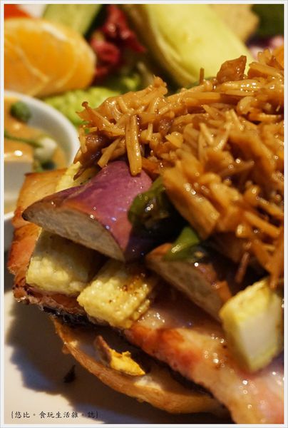 好丘-厚切培根煎野菜貝果堡-3.JPG