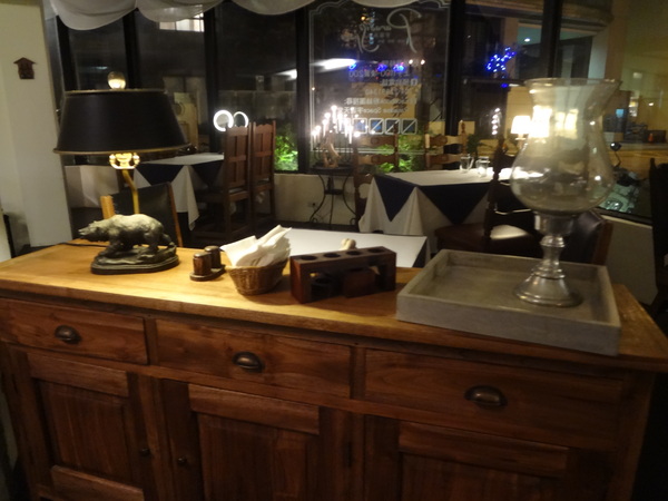 宇宙天堂 Paradise Space：1020126[官本金文愛台灣]宇宙天堂Paradise Space讓您的小宇宙無限爆發因為食物超好吃與美麗的歐洲風格