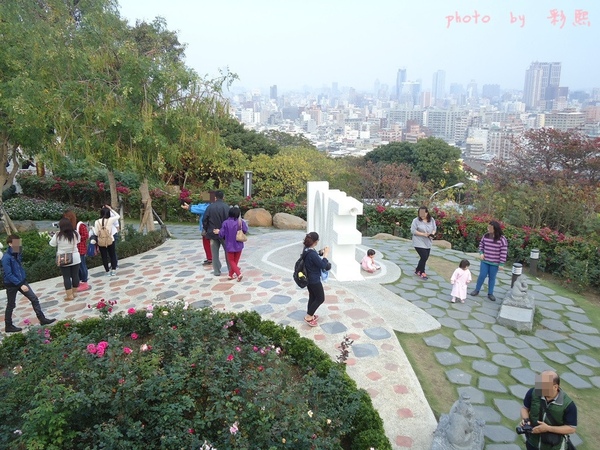 壽山忠烈祠LOVE觀景台：【高雄。鼓山】 高雄忠烈祠~LOVE觀景台